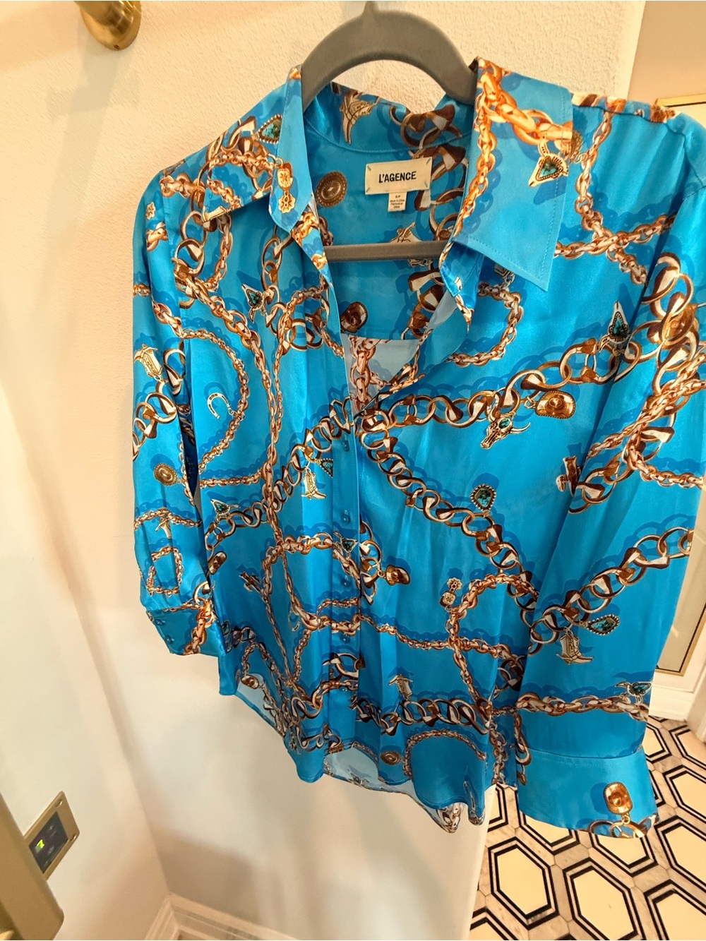 L'AGENCE Turquoise & Gold Chain-Print Silk Button-Up
